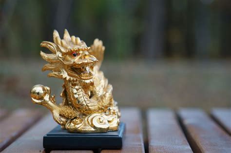 How to Use the Feng Shui Dragon Symbol in Your Home