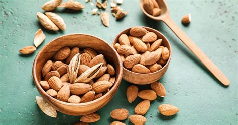 9 Evidence-Based Health Benefits of Almonds