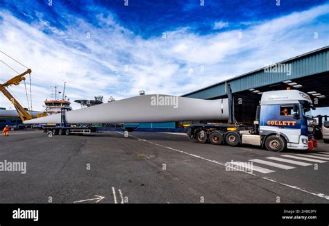 wind turbine blades Stock Photo - Alamy