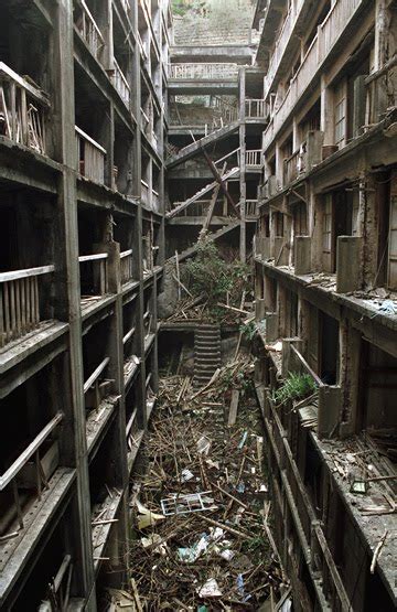 H.I.A.T. - Hey, I abandoned that!: Hashima Island, Japan`s Abandoned City