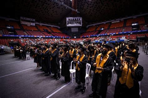 SE GRADÚAN 202 ESTUDIANTES DEL COLEGIO UNIVERSITARIO DE SAN JUAN ...