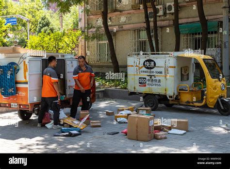 Chinese parcel delivery hi-res stock photography and images - Alamy