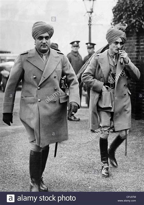 MAHARAJA HARI SINGH OF JAMMU KASHMIR RIYASAT (LEFT) By Rohit Sonkiya | Royal indian, Historical ...