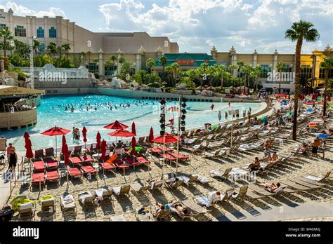 Mandalay Bay Resort Wave Pool Stock Photo - Alamy