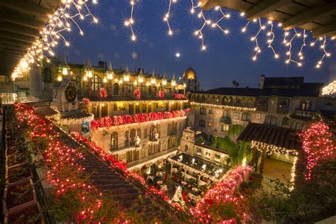 Gaze at the holiday lights on a weekend escape to the Mission Inn in Riverside - Los Angeles Times