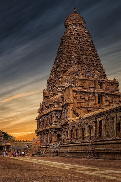 Top 140+ Thanjavur temple wallpaper - Rhsarrow.com