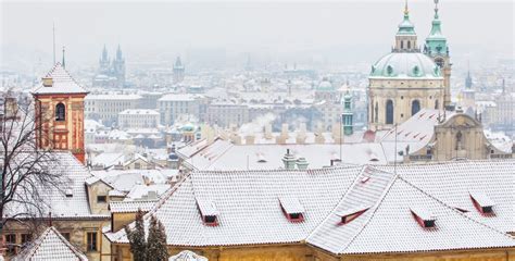 Prague sees first snowfall of 2022-23 winter season - Prague, Czech ...