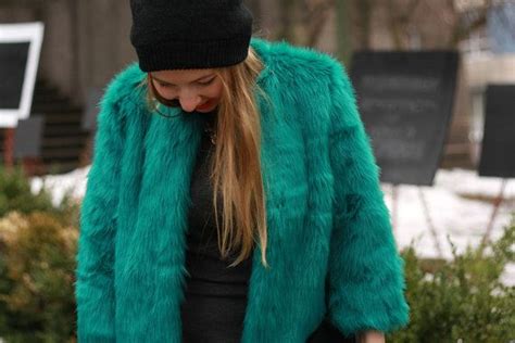 Emerald faux fur coat / Faux eco fur jacket / green by Lookhunter | Fur coat, Fashion, Faux fur coat