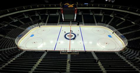 Reports: NHL expects full capacity in 30 of 32 arenas | Reuters