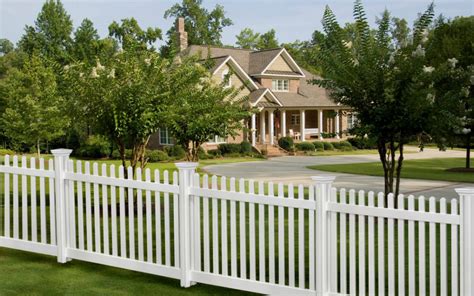 10 Facts You Need to Know About Vinyl Fences - Finyl Vinyl Inc