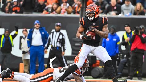 Joe Burrow TD Pass to Ja'Marr Chase for 15 Yards | Week 14 Bengals ...