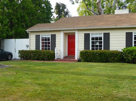 Teapots and Polka Dots: Houses in My Neighborhood: Color Schemes