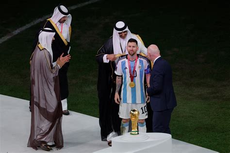 Explained: Why Lionel Messi Wore Qatari 'Bisht' Before World Cup Trophy ...