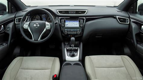 2014 Nissan Qashqai - Interior | Caricos