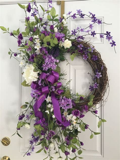 31 Brilliant Spring Door Wreaths Design Ideas - PIMPHOMEE