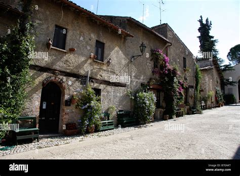 Street scene farfa abbey sabine hi-res stock photography and images - Alamy