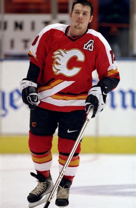 Theo Fleury (Flames) | Ice hockey, Women's hockey, Sports hero