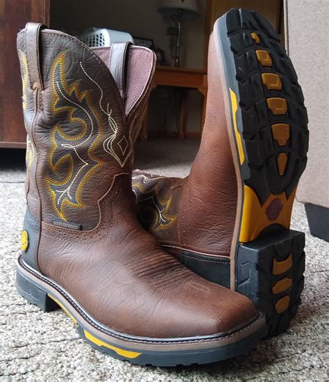 My first Justin's. My first "heavy duty" waterproof western work boots. So far, so good! : r ...