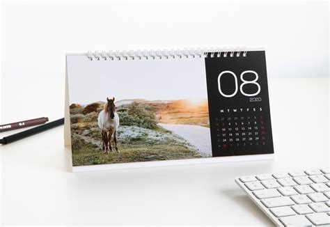 Personalised Desk Calendars | Photo Desk Calendars | smartphoto