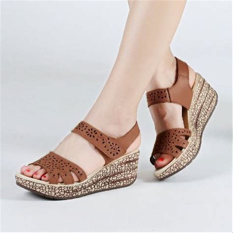 Jual Sandal wanita wedges Tan01 di lapak Febby Store setiyawan306