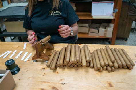 Photo Gallery: Havana Classic Cigars in Miami Keeps an Old Tradition Alive