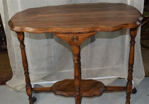 Antique Walnut Victorian Parlor Table Accent Table Oval