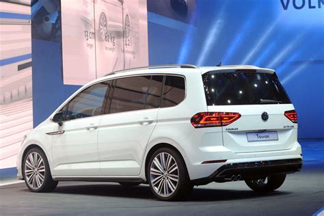 Volkswagen Touran - reviews, prices, ratings with various photos