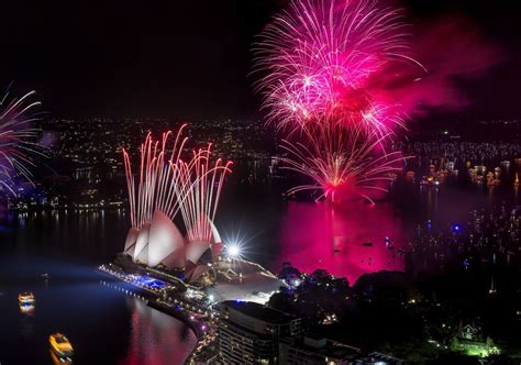 Sydney New Year's Eve At Sydney Harbour - Fireworks & Cruises