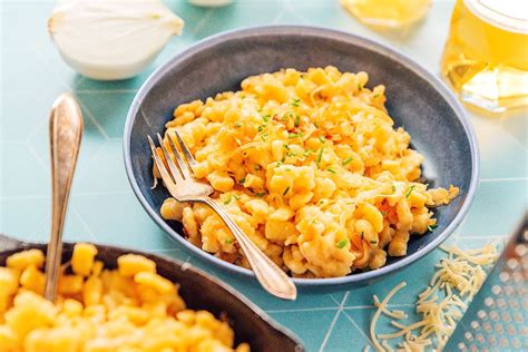 German Cheese Spaetzle Recipe (Kaesespaetzle) | Live Eat Learn