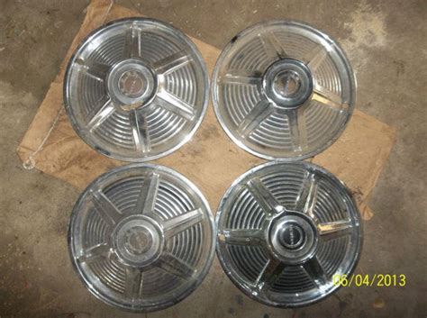 Purchase Vintage Mustang Hubcaps in Bath, Illinois, US, for US $20.00