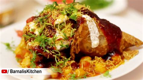 Samosa chaat -Indian street foods - Indian Chat ideas - Chole Samosa Chaat -Indian chaat recipes ...