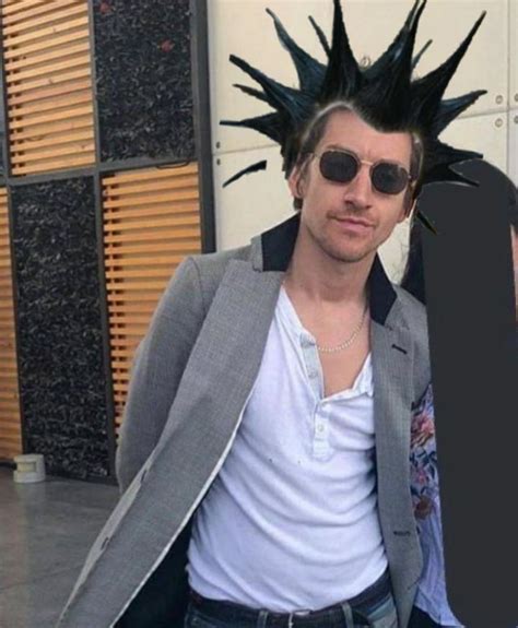 new alex turner haircut for am7 : r/arcticmonkeys