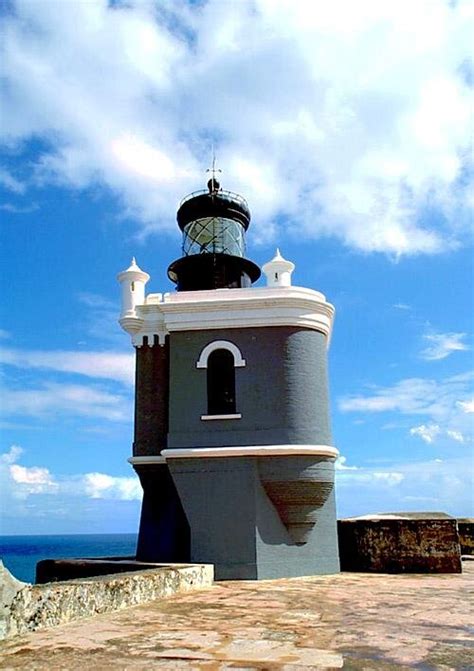 Fort El Morro lighthouse. - Architecture - Photo.net