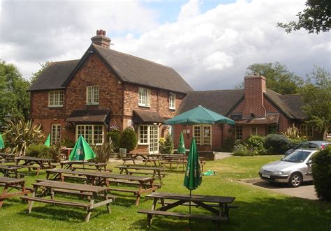 File:Heathy Ground Farmhouse, Crawley (IoE Code 363417).jpg - Wikimedia ...