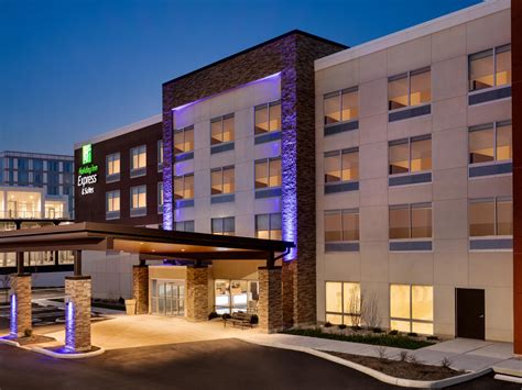 Hotel near Cincinnati Airport | Holiday Inn Express & Suites Cincinnati NE - Redbank Road