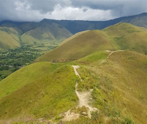 Bukit Holbung Samosir, Bagian Surga yang Indah Banget! - KATA OMED