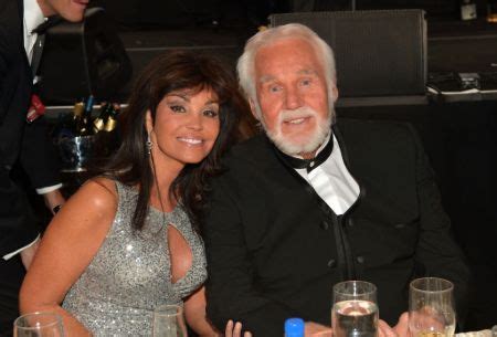 Kenny Rogers' Wife Wanda Miller - Interesting Story of How Couple Met ...