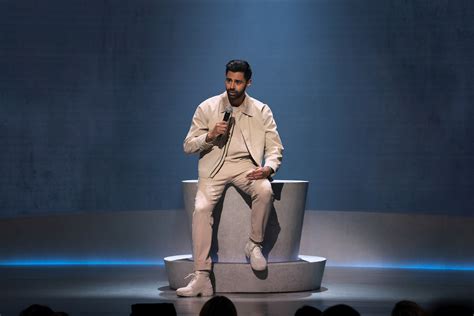 Hasan Minhaj Netflix Special ‘The King’s Jester’ to Premiere in October ...