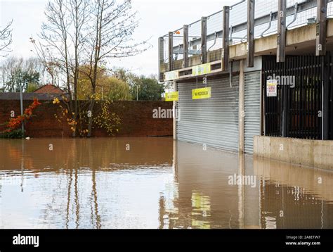 Worksop car park floods hi-res stock photography and images - Alamy