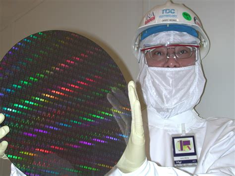 Intel to demonstrate 14nm chips, 10nm wafers in September | KitGuru