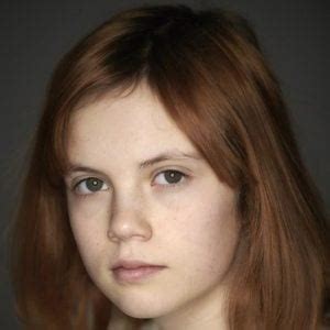 Isla Johnston - Age, Family, Bio | Famous Birthdays