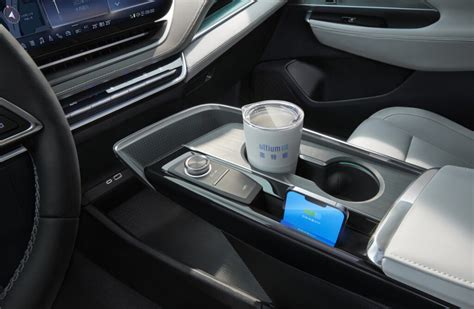 New Buick Electra E5 EV Interior Revealed In China With 30 Inches Of ...