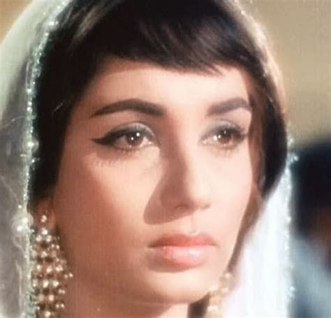 Actor & Actress Picture Gallery : Sadhana Shivdasani