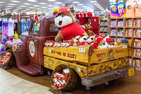 Buc-ee's has a cult following: photos, review - Business Insider