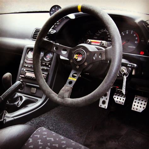 Nissan Skyline GTR R32 1992 | Nissan skyline, Dream cars jeep, Custom car interior