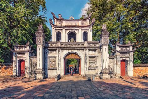 Temple of literature-a peaceful treasure in Hanoi - hanoi online