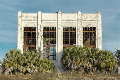 Urban Exploring Abandoned Buildings Around Lake City, Florida