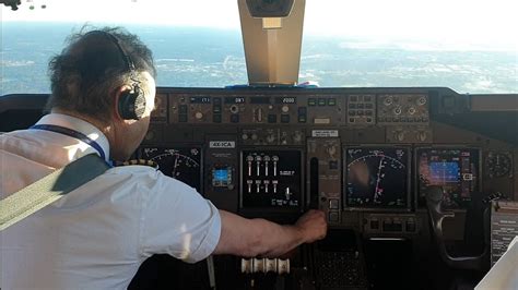 cockpit view. BOEING 747-400 LANDING HOUSTON AIRPORT. - YouTube