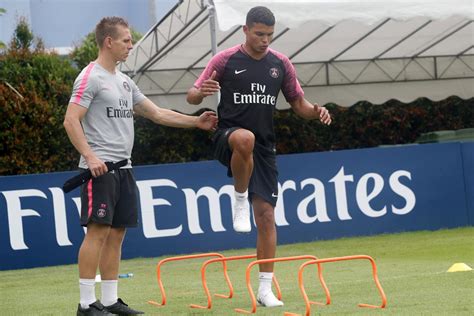 Thiago Silva's first day in Singapore in pictures | Paris Saint-Germain