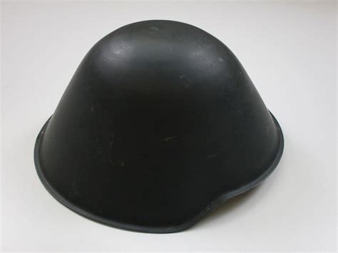 EAST GERMAN M56-76 HELMET